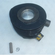 MOTOROVÝ VÁLEC S PÍSTNÍ SADOU - TYP 125/351 + 125B  (PO PROFI VYBROUŠENÍ A LAKOVÁNÍ ŽEBER -- TŘETÍ VÝBRUS